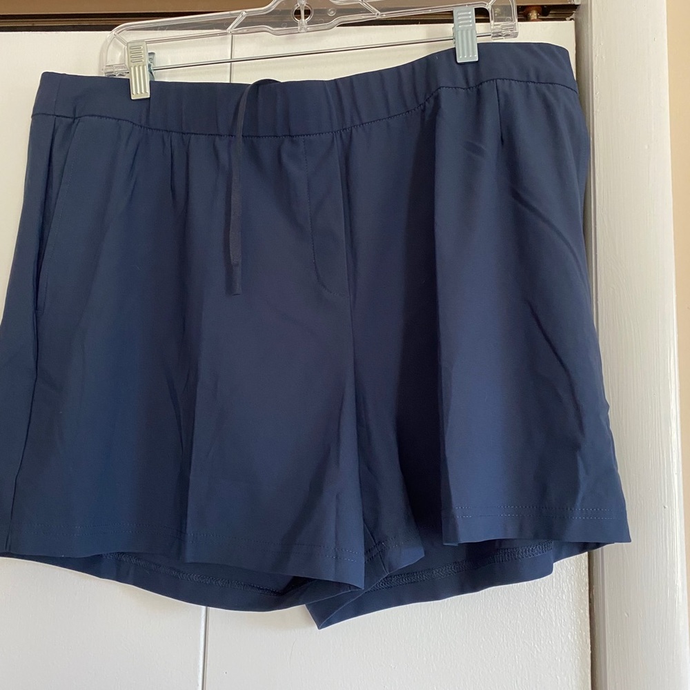 NWT XL Nike woman’s navy flex golf shorts